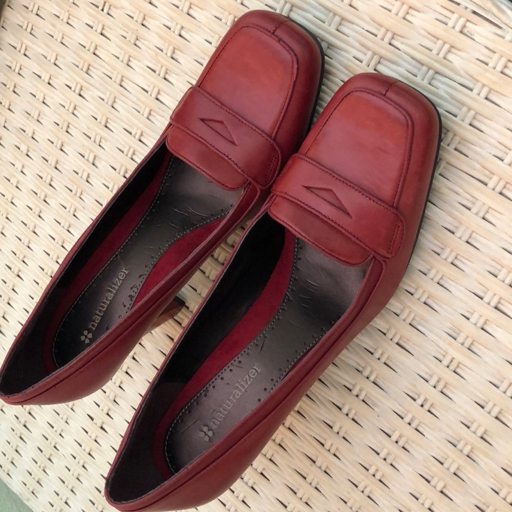 Naturalizer, Antique red , 7 1/2 Med.,heels